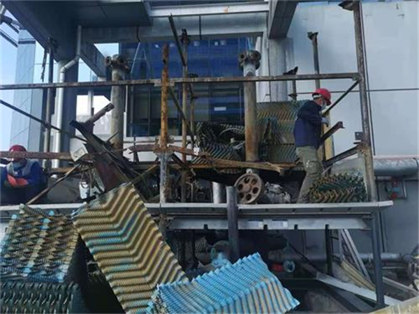 閉式冷卻塔關鍵部件的保養管理辦法(閉式冷卻塔維修注意事項)