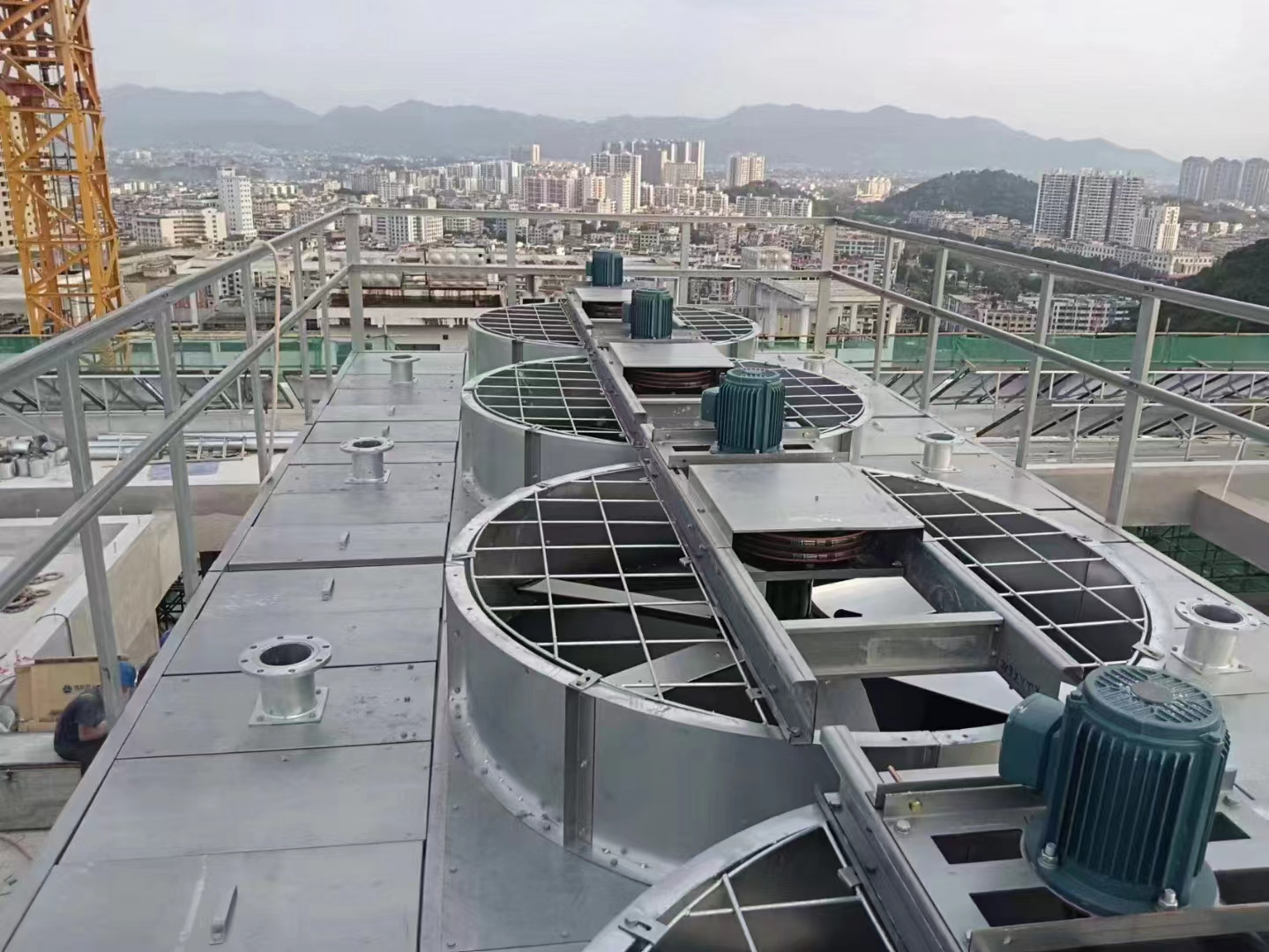 冷卻塔廠家講解冷卻塔結構特點(冷卻塔的結構及工作